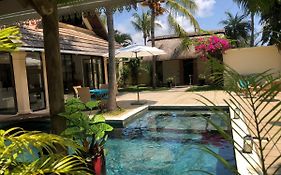Exotic Oasis Villa In The Tropics